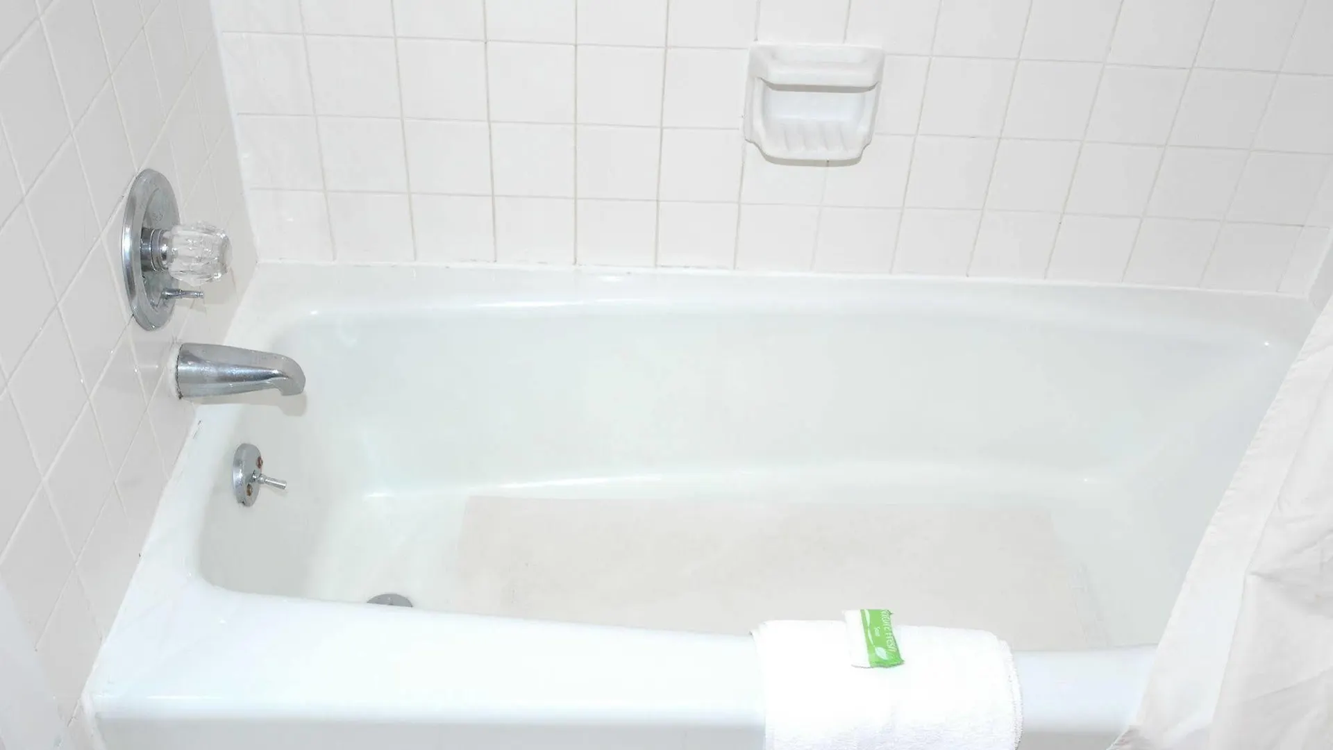Ambassadors Inn & Suites Virginia Beach Motel